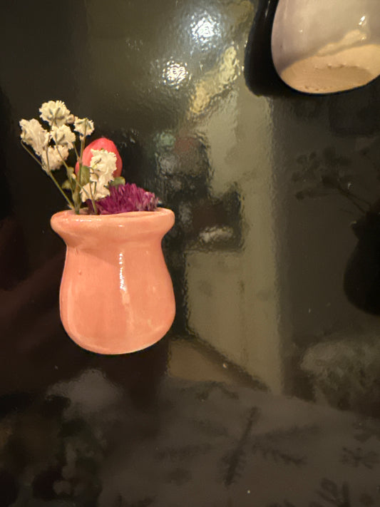 Mini bud vase magnets